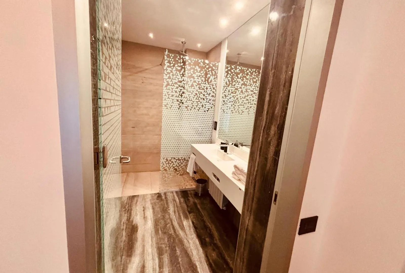 Cm111Apparthotel 부쿠레슈티 아파트호텔