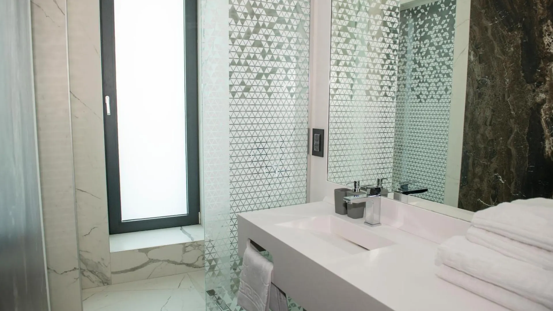 *** 아파트호텔 Cm111Apparthotel 부쿠레슈티 루마니아