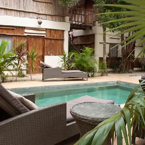  Hotel Karen's Mexico