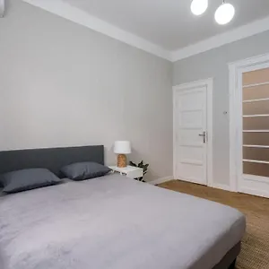 Exquisite Art Deco 2br Prime Location Bucharest